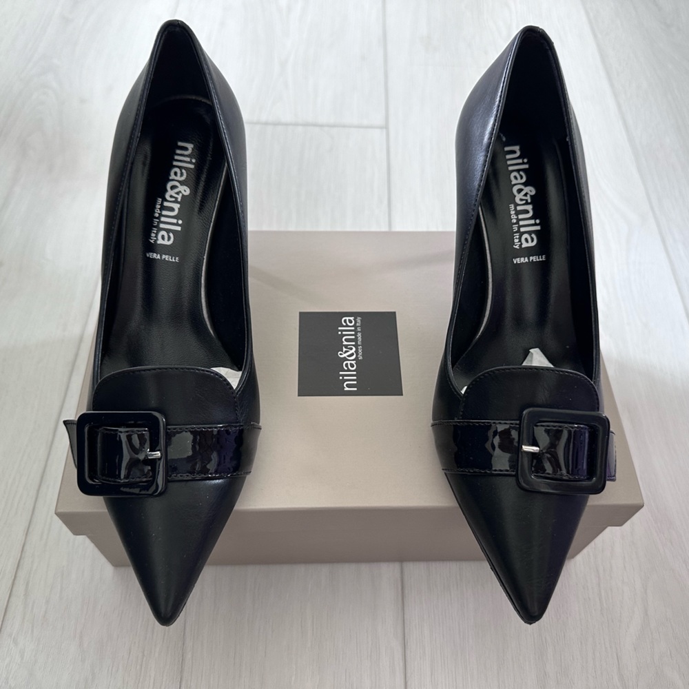 EUC NILA & NILA pointed toe low heel pumps made in Italy SZ38